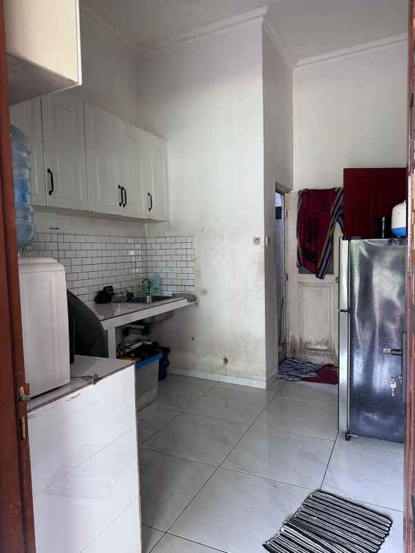 dijual rumah jalan cempaka sari 3