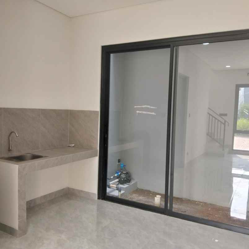 dijual rumah jalan cendrawasih ciputat