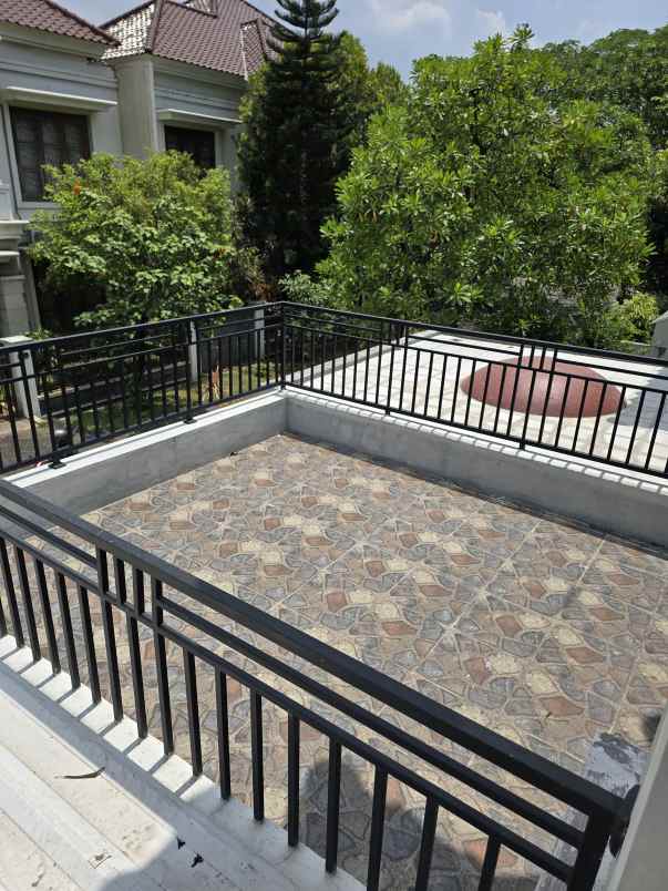 dijual rumah jalan central park a yani