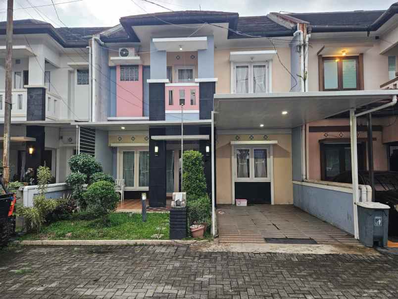 dijual rumah jalan cipagalo girang