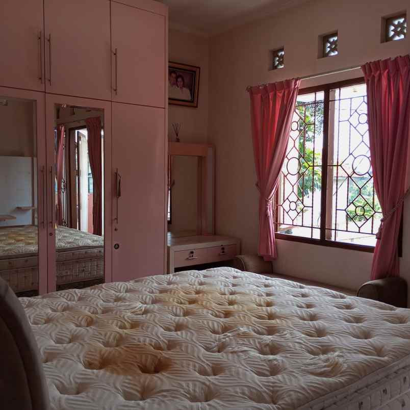 dijual rumah jalan cipagalo girang