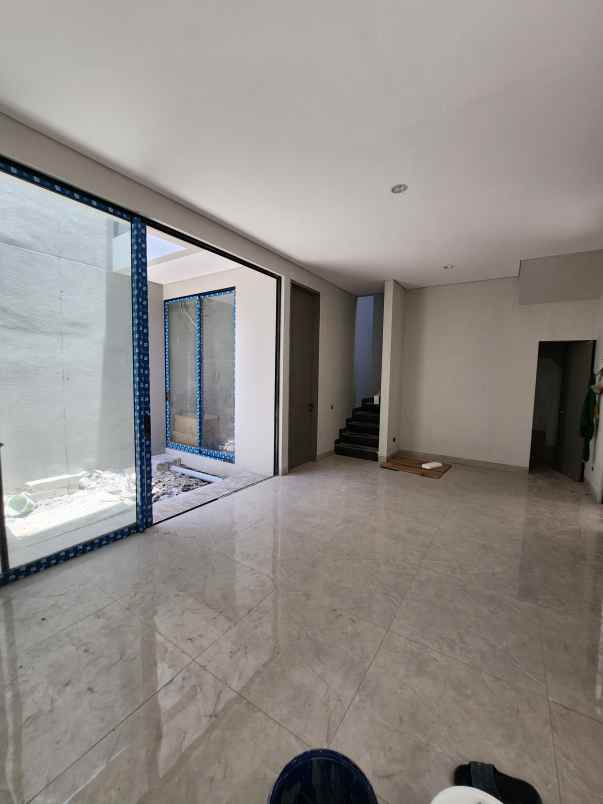 dijual rumah jalan dempsey hill citraland