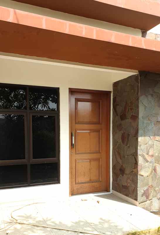 dijual rumah jalan gunung putri