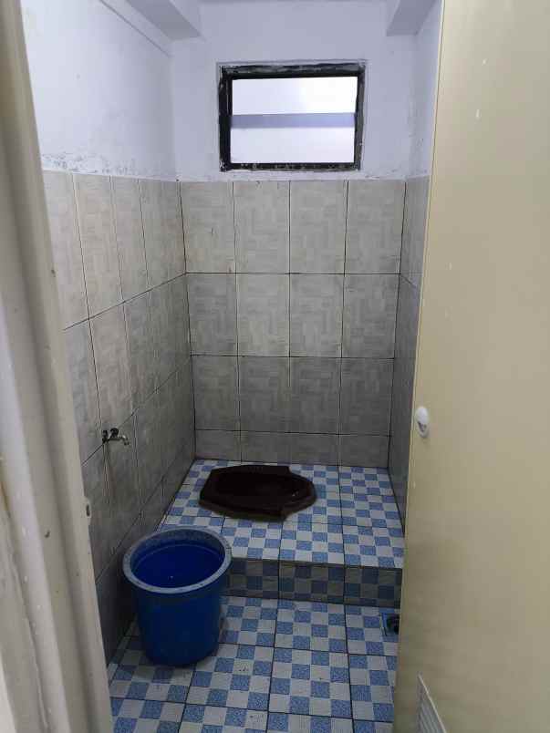 dijual rumah jalan letjend pol r