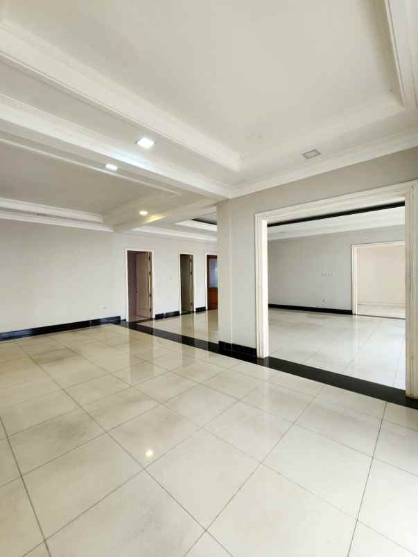 dijual rumah jalan raya bangka kemang