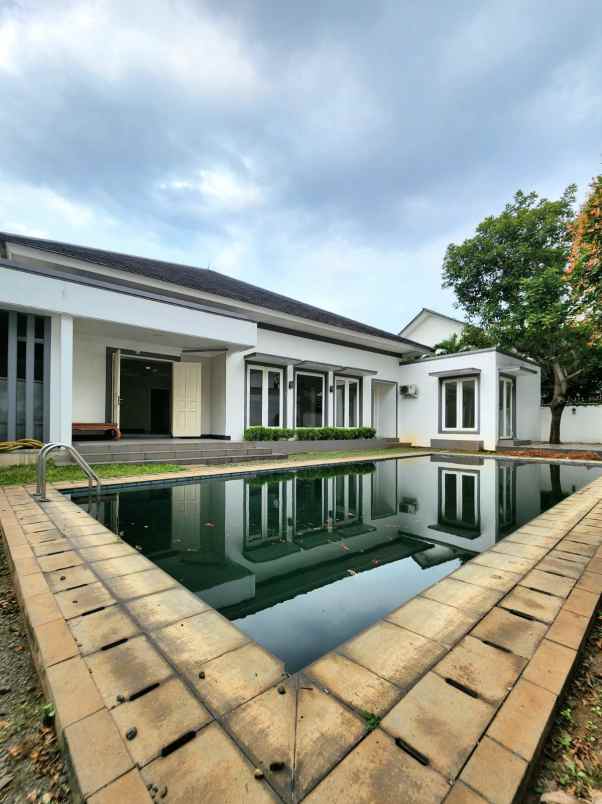 dijual rumah jalan raya bangka kemang