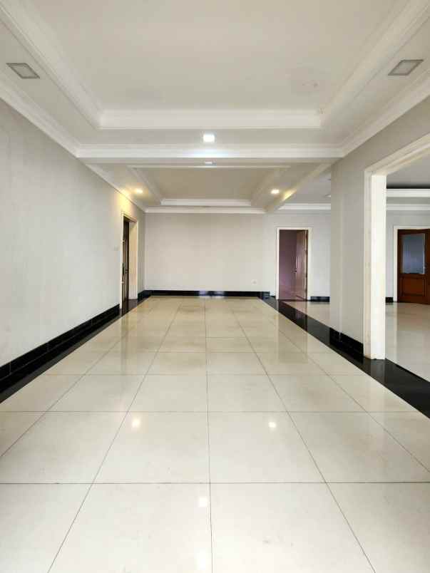 dijual rumah jalan raya bangka kemang