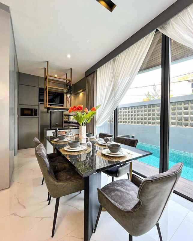 dijual rumah jalan raya bintaro