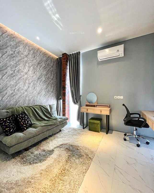 dijual rumah jalan raya bintaro