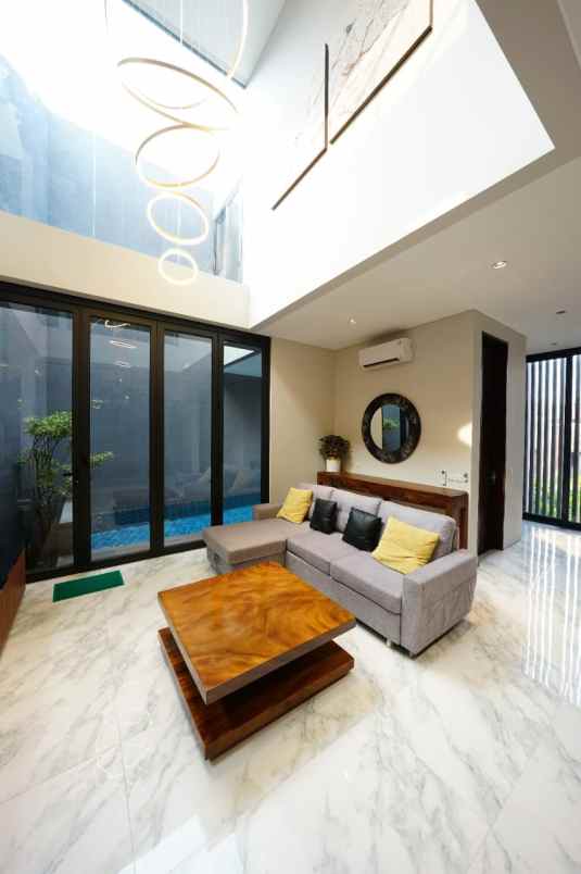 dijual rumah jalan raya bintaro