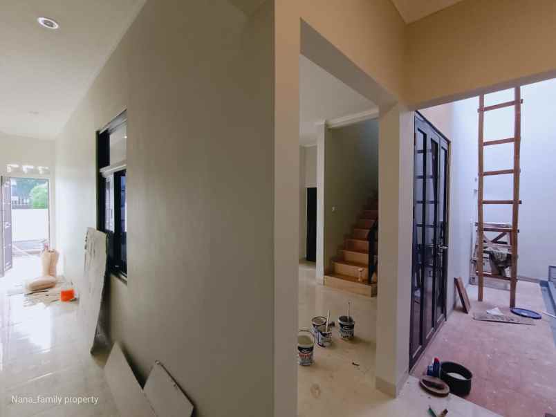 dijual rumah jalan raya bintaro