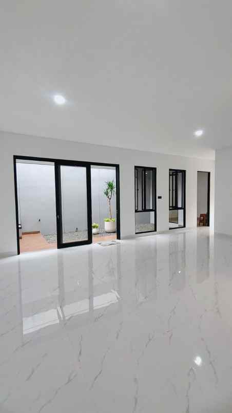 dijual rumah jalan raya bintaro jaya