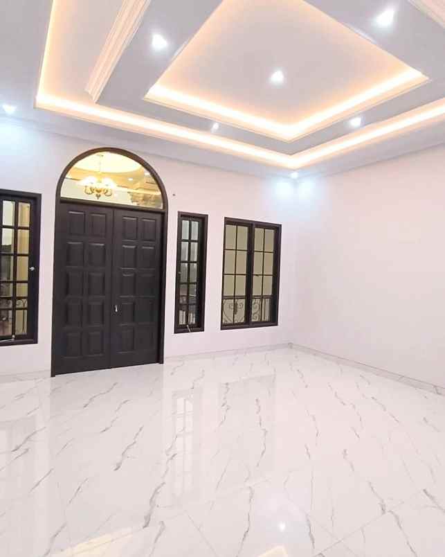 dijual rumah jalan raya jati padang jakarta