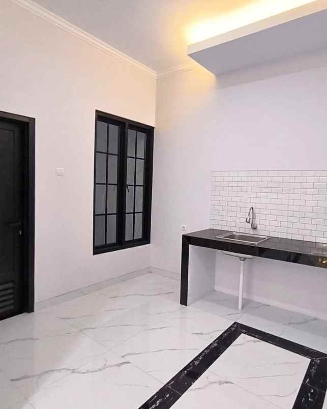 dijual rumah jalan raya jati padang jakarta
