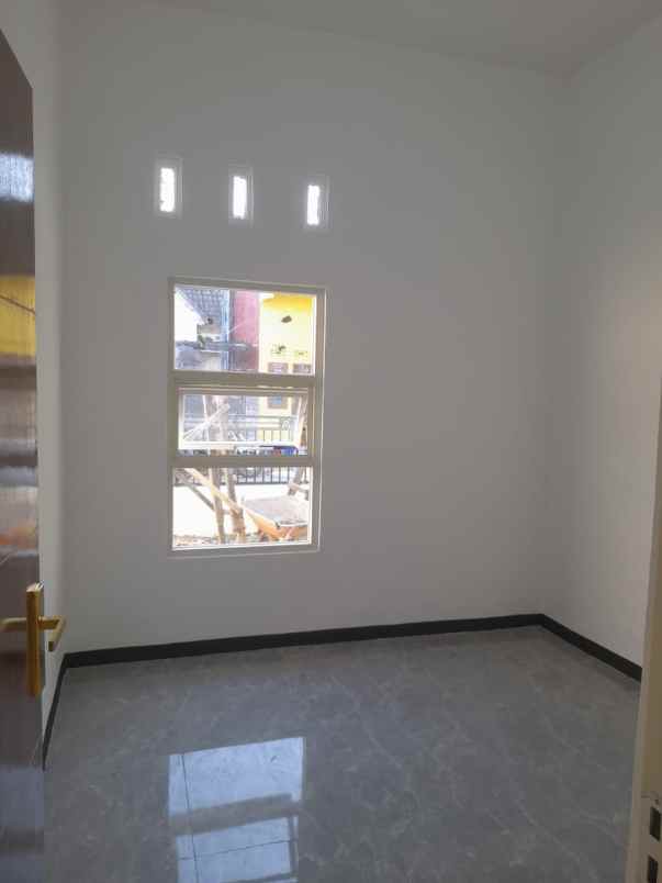 dijual rumah jalan raya krian sidoarjo