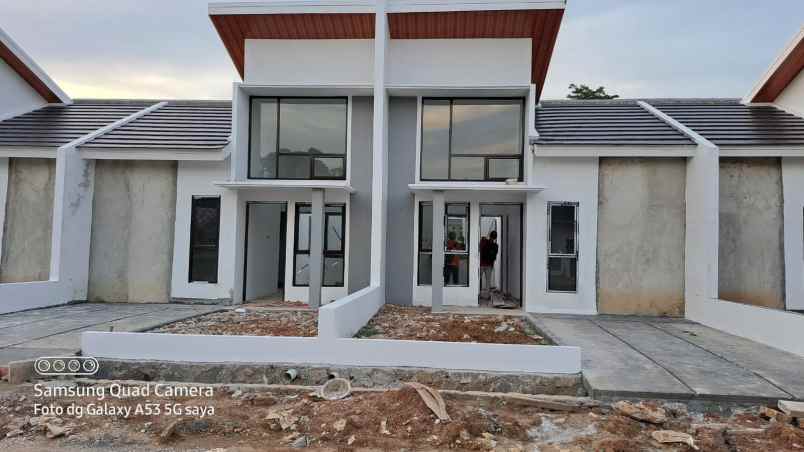 dijual rumah jalan raya lubang buaya