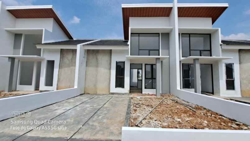 dijual rumah jalan raya lubang buaya
