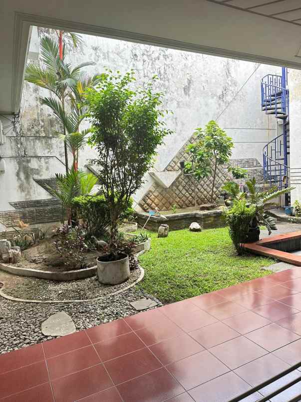 dijual rumah jalan raya satelit