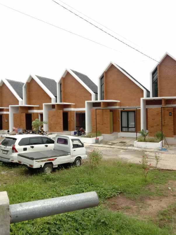 dijual rumah jalan raya telang timur