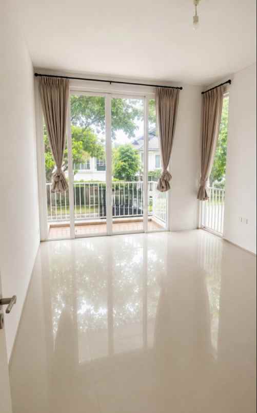 dijual rumah jalan royal residence