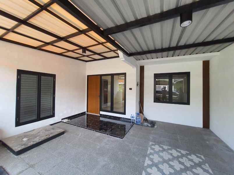 dijual rumah jalan wiguna