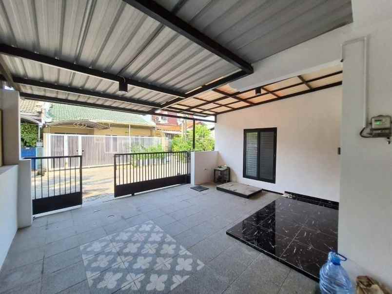 dijual rumah jalan wiguna