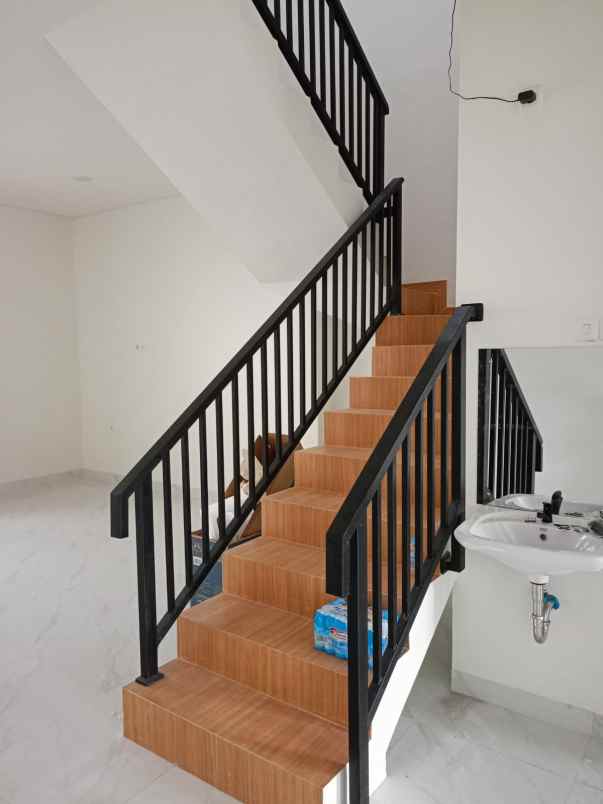 dijual rumah jalan wonorejo selatan