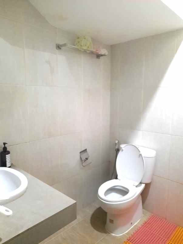 dijual rumah janur kuning residence