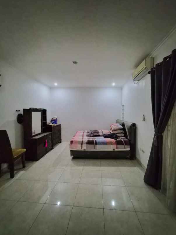 dijual rumah jatibening