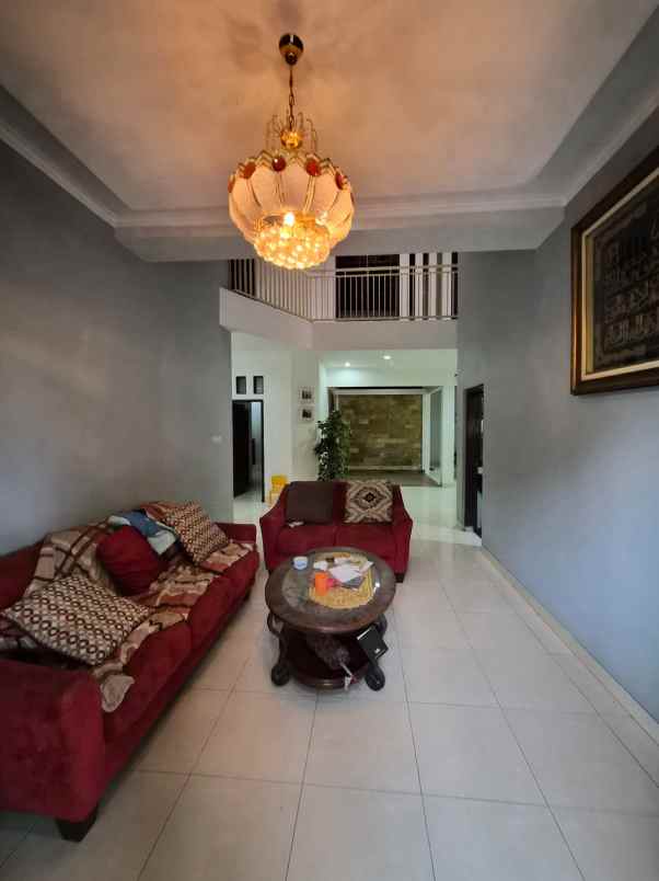 dijual rumah jatibening