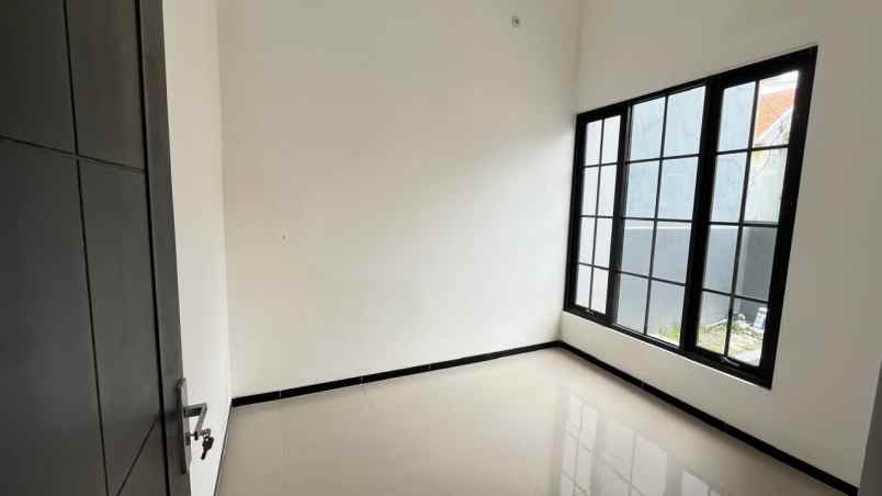 dijual rumah jelidro