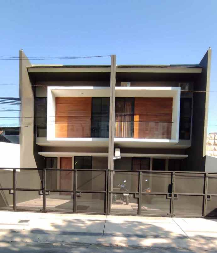 dijual rumah jemursari