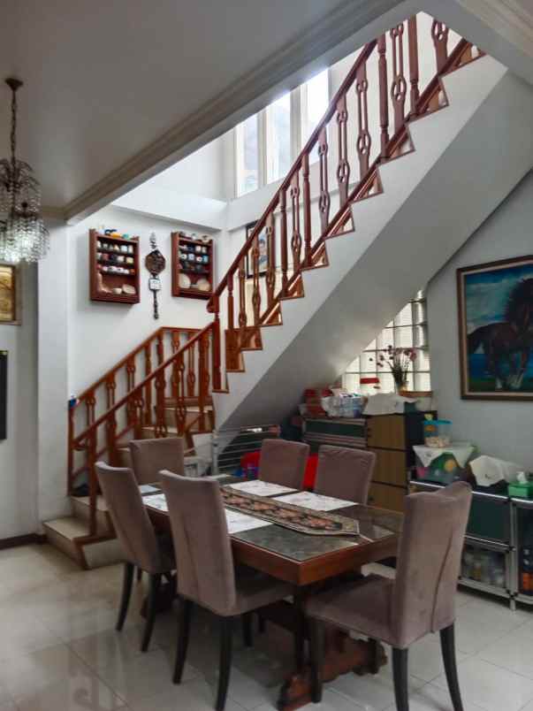 dijual rumah jl almustaqim no 66