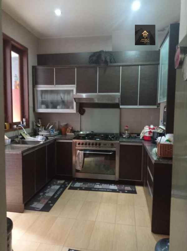 dijual rumah jl antapani buah batu