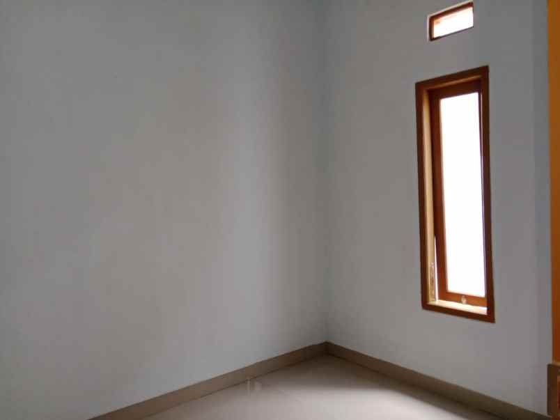 dijual rumah jl buwek raya