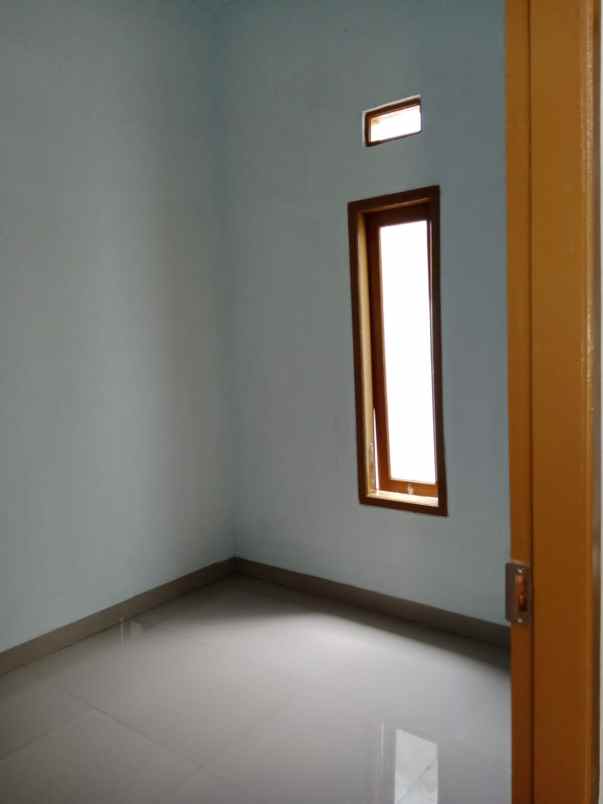 dijual rumah jl buwek raya