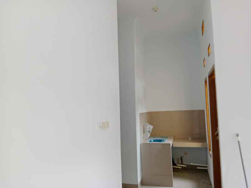 dijual rumah jl buwek raya