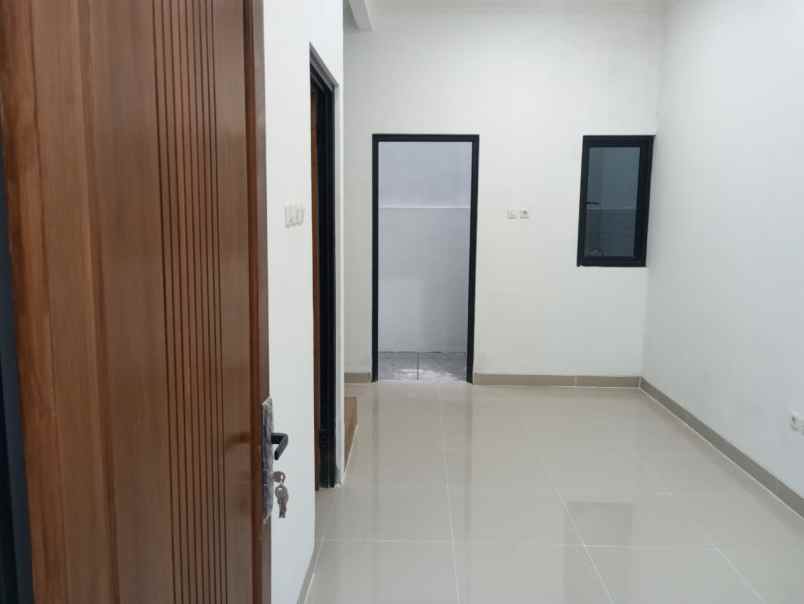 dijual rumah jl cijantung pasar rebo