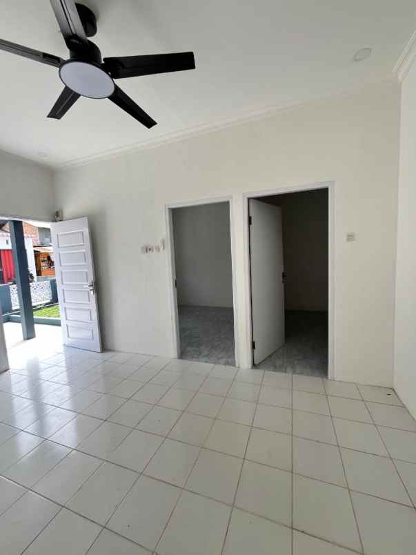 dijual rumah jl cipta karya ujung