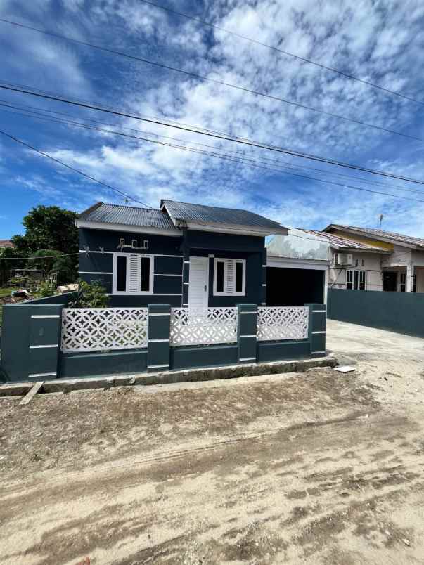 dijual rumah jl cipta karya ujung