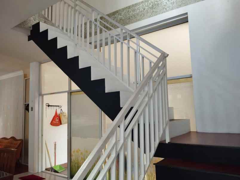 dijual rumah jl delima perum cluster