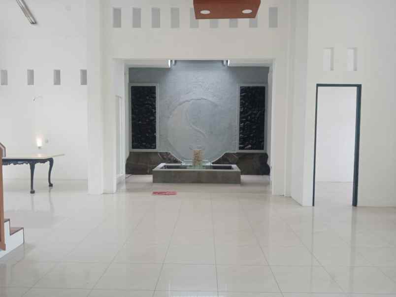 dijual rumah jl dr angka karangkobar