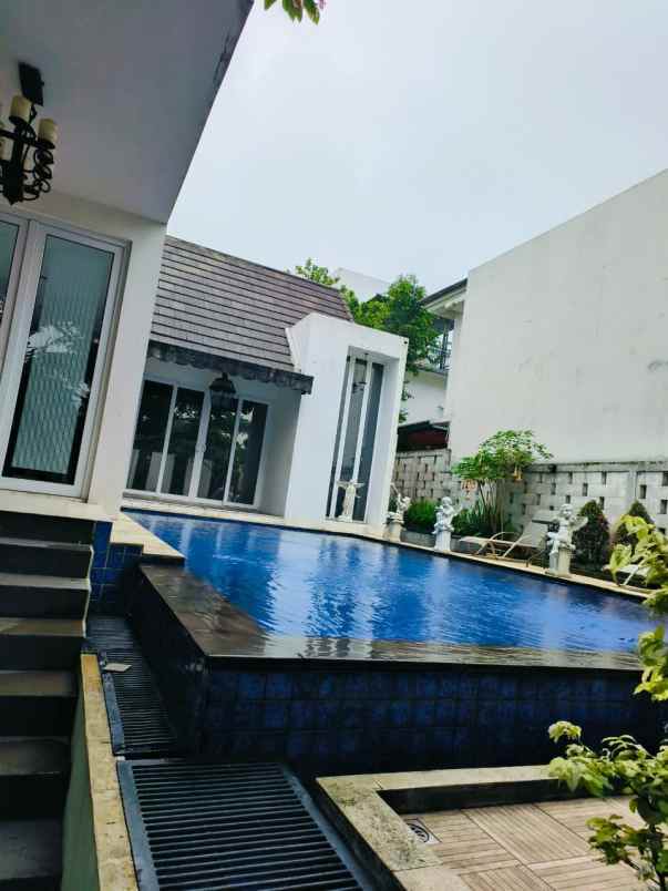 dijual rumah jl jasmine kertamaya