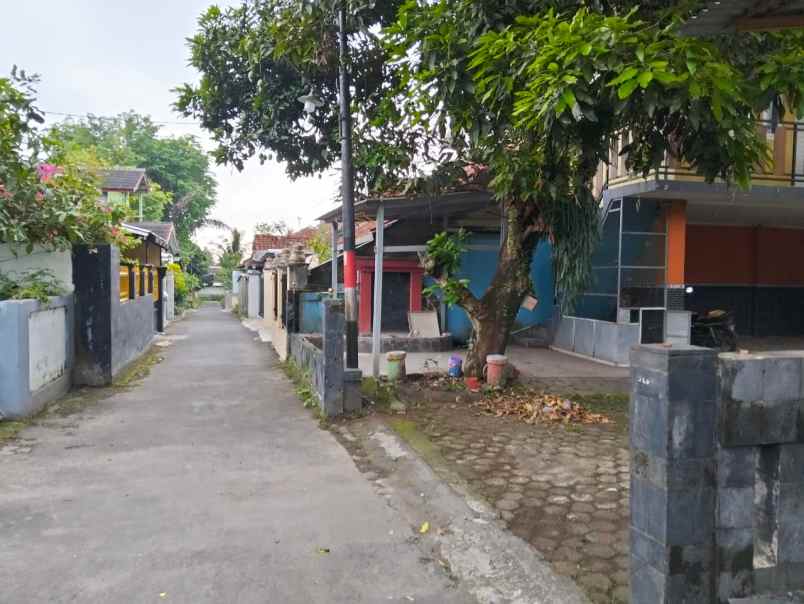 dijual rumah jl kaliurang km 12 5