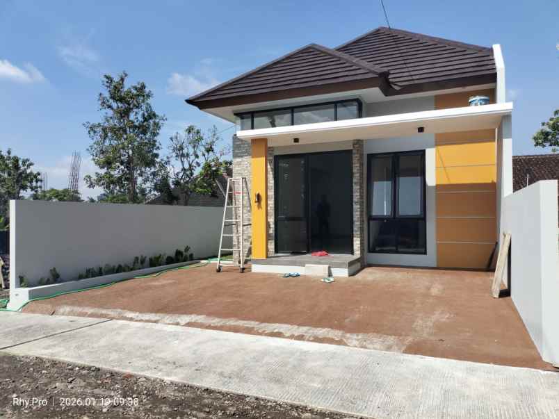 dijual rumah jl kaliurang km 17