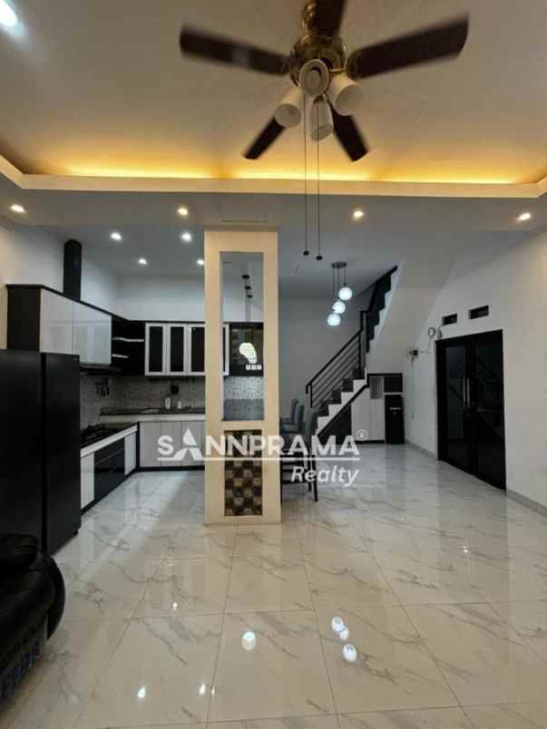dijual rumah jl kavling marinir