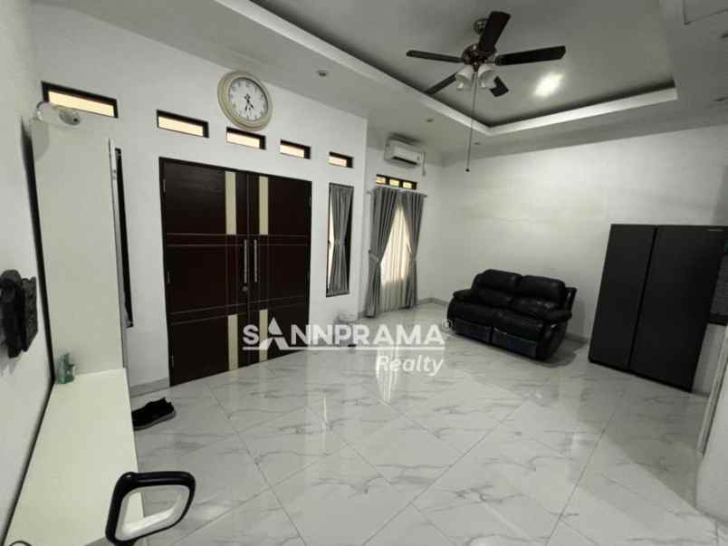 dijual rumah jl kavling marinir