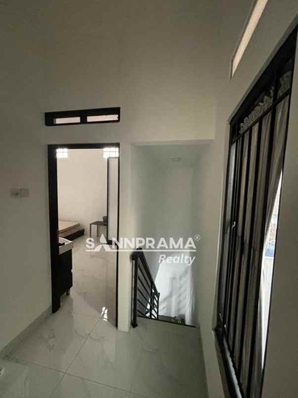 dijual rumah jl kavling marinir