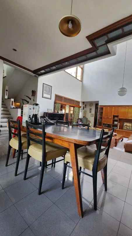 dijual rumah jl kendang sari