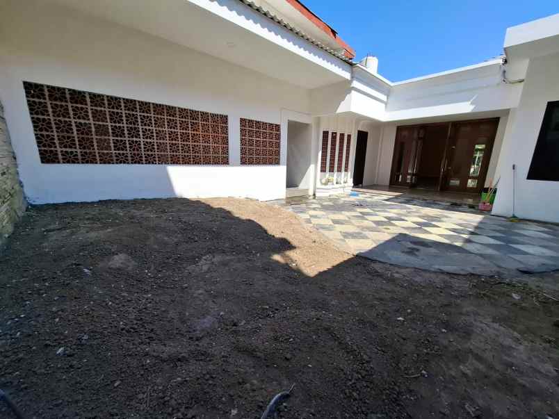dijual rumah jl kertajaya indah manyar